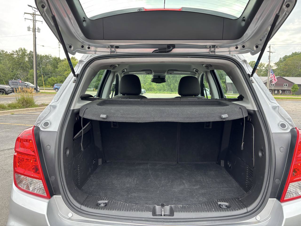 Used 2018 Chevrolet Trax LS AWD/4WD image 33