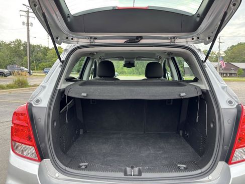 Used 2018 Chevrolet Trax LS AWD/4WD image 33