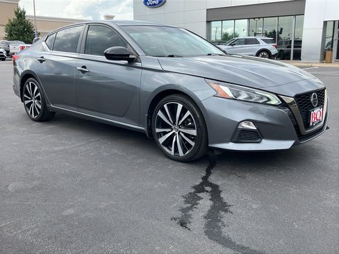 Used 2022 Nissan Altima 2.5 SR FWD image 8