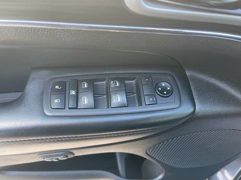 Used 2020 Jeep Grand Cherokee Limited image 15