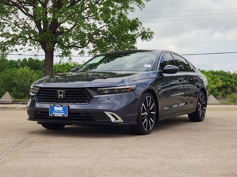 Certified 2023 Honda Accord Touring image 3