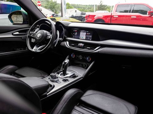 Used 2024 Alfa Romeo Stelvio Veloce AWD/4WD image 31