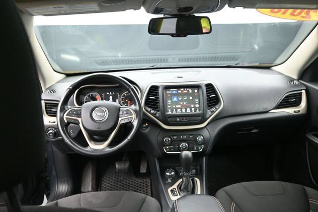 Used 2016 Jeep Cherokee 75th Anniversary AWD/4WD image 43