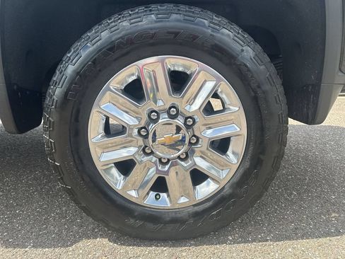 Used 2024 Chevrolet Silverado 2500 High Country w/ High Country Premium Package AWD/4WD image 32