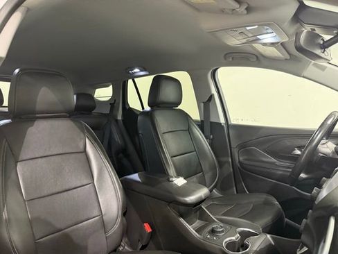 Certified 2022 GMC Terrain SLT image 30