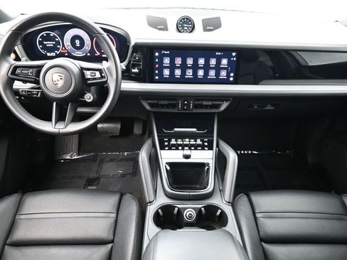 Certified 2024 Porsche Cayenne Coupe image 6