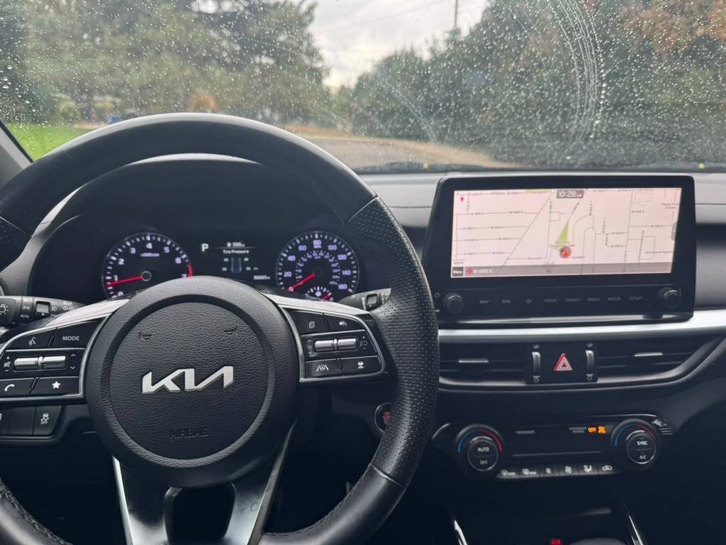 Used 2022 Kia Forte GT-Line w/ GT-Line Technology Package FWD image 10