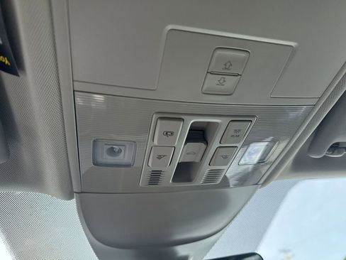 New 2025 Volkswagen Taos SE image 12