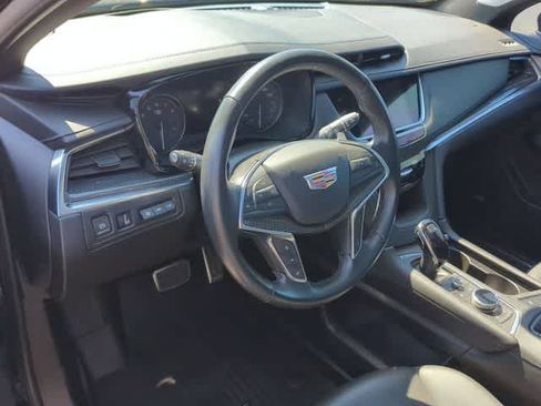 Used 2023 Cadillac XT5 Sportv w/ Technology Package AWD/4WD image 9