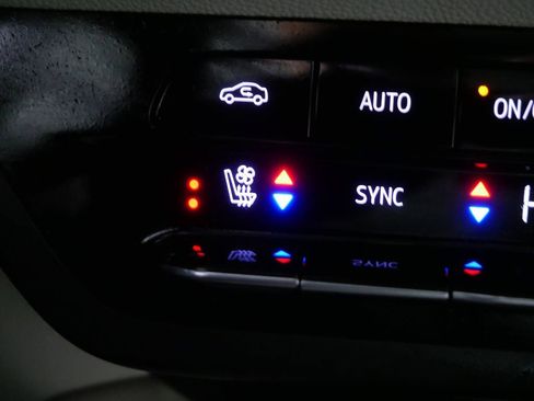 Used 2021 Buick Envision Avenir w/ Technology Package II image 33