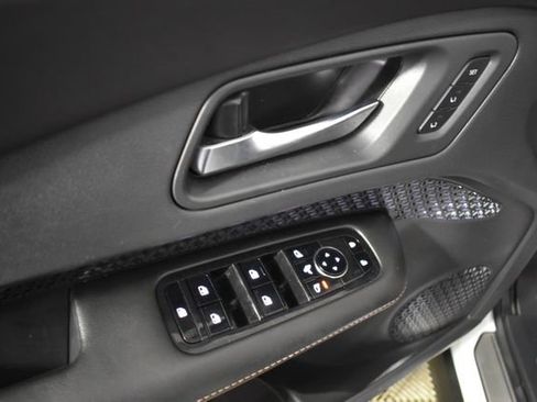 Used 2024 Nissan Ariya AWD image 8
