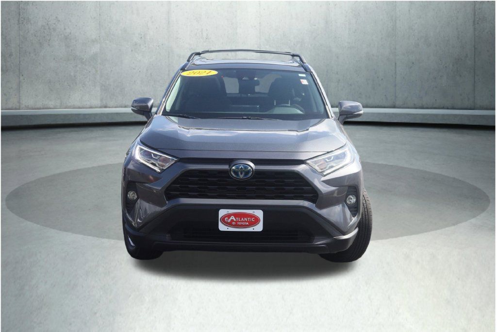Used 2021 Toyota RAV4 XLE w/ Convenience Package AWD/4WD image 2