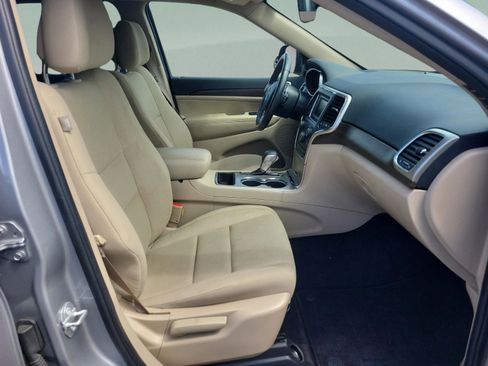 Used 2016 Jeep Grand Cherokee Laredo w/ Quick Order Package 23E image 17