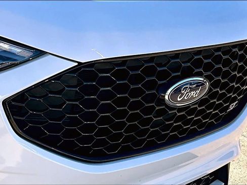 Used 2023 Ford Edge ST image 29