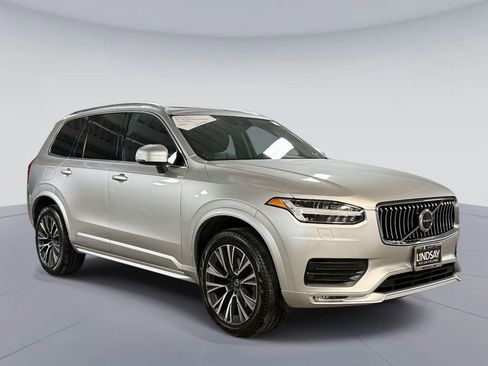 Used 2022 Volvo XC90 T6 Momentum w/ Climate Package AWD/4WD image 9