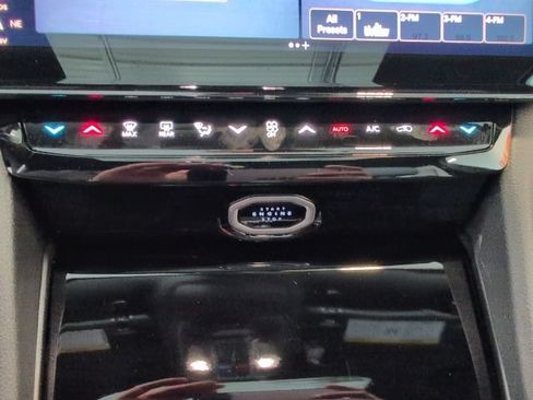 New 2026 Jeep Grand Cherokee Altitude AWD/4WD image 24