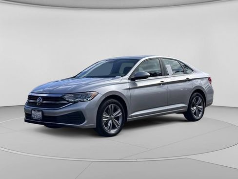 Used 2024 Volkswagen Jetta SE FWD image 6