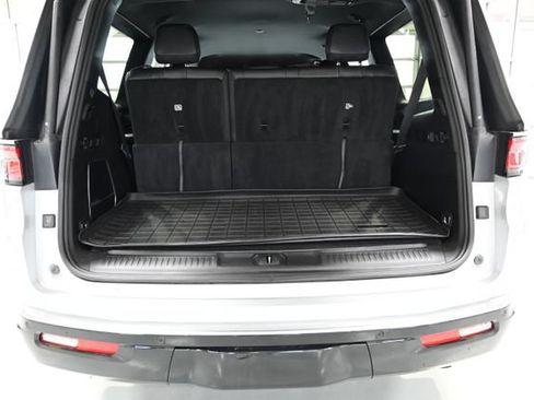 Used 2022 Jeep Wagoneer Series I AWD/4WD image 7