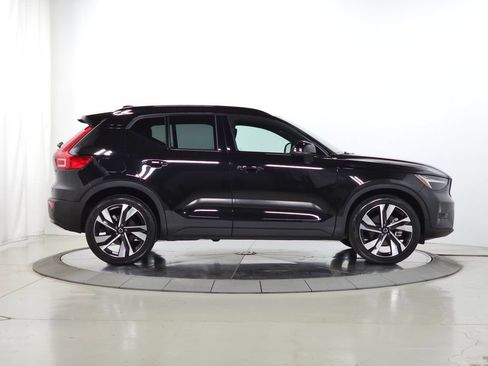 Used 2023 Volvo XC40 B5 Plus w/ Protection Package Premier AWD/4WD image 10