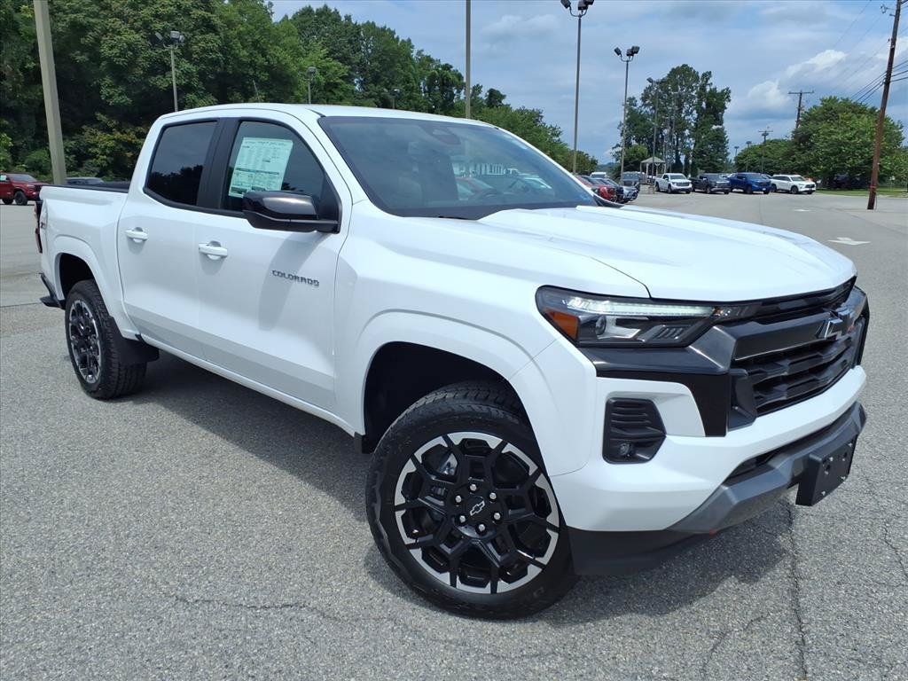 New 2026 Chevrolet Colorado Z71 w/ Z71 Convenience Package 2 AWD/4WD image 2