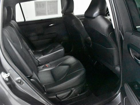 Used 2020 Toyota Highlander XLE image 17