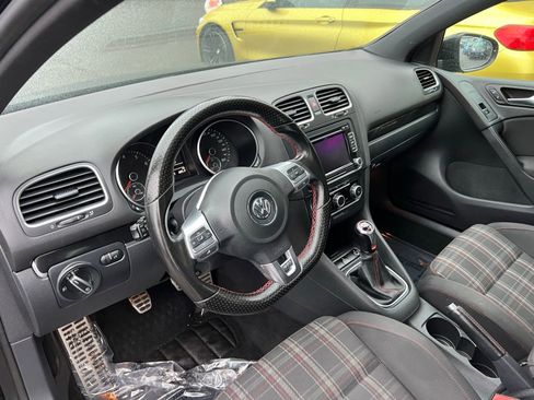 Used 2010 Volkswagen GTI 4-Door image 20