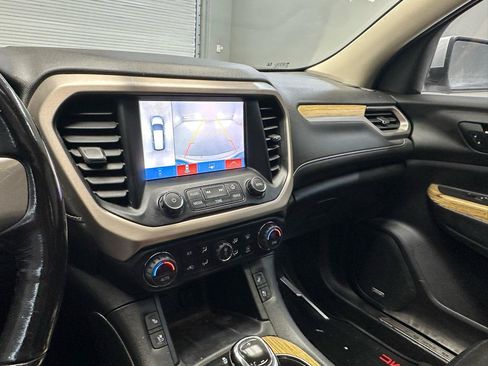 Used 2019 GMC Acadia Denali w/ Technology Package FWD image 24