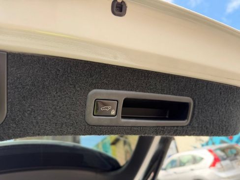 Used 2016 Lexus RX 450h FWD image 19
