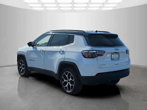 Certified 2025 Jeep Compass Limited AWD/4WD image 5
