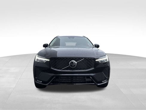 New 2026 Volvo XC60 B5 Plus w/ Climate Package image 8