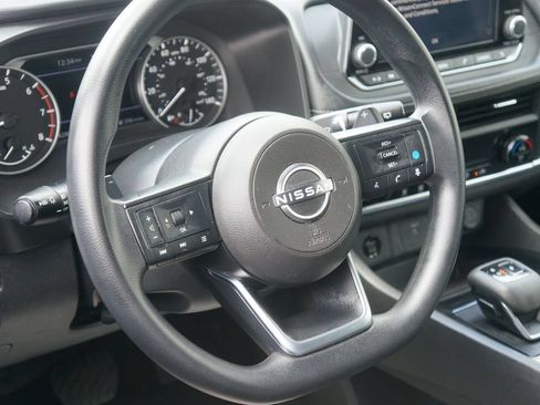 Used 2024 Nissan Rogue SV FWD image 14