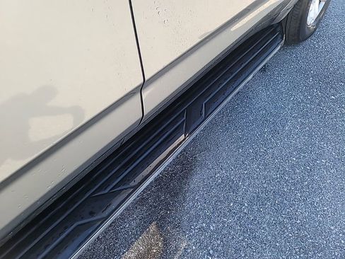 Used 2025 Chevrolet Tahoe LT image 8