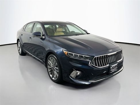 Used 2020 Kia Cadenza Limited image 1
