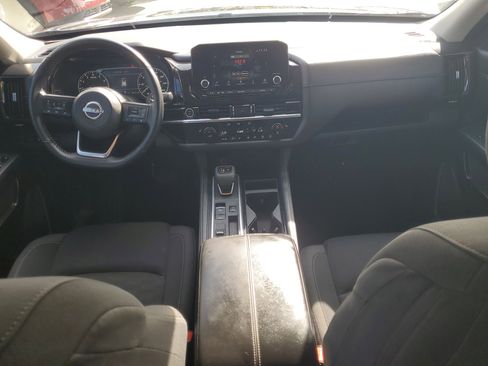 Used 2024 Nissan Pathfinder SV image 14