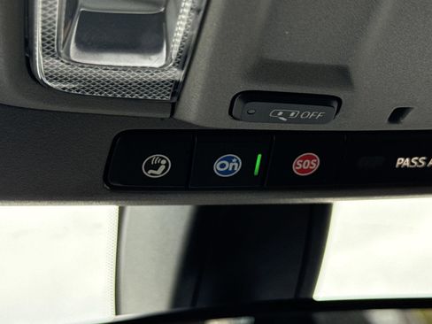 Used 2020 GMC Sierra 1500 SLE w/ Remote Start Package image 18