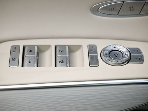 New 2026 Genesis GV70 2.5T Advanced image 17