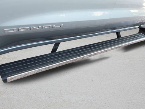 Used 2024 GMC Sierra 1500 Denali Ultimate image 10