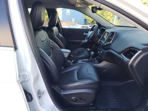 Used 2021 Jeep Cherokee Latitude Lux w/ Comfort/Convenience Group AWD/4WD image 23