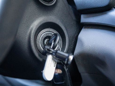 Used 2017 Hyundai Elantra SE image 28