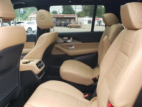 Used 2024 Mercedes-Benz GLS 450 4MATIC image 14