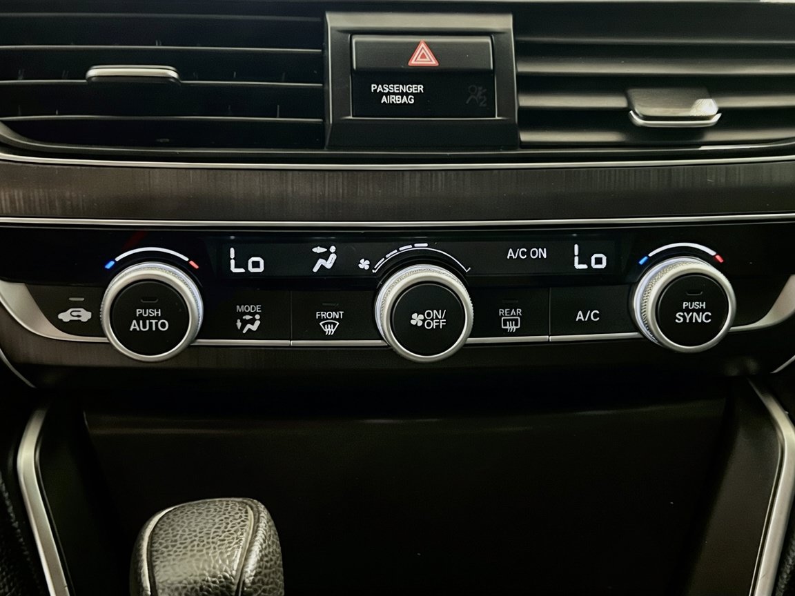 Used 2018 Honda Accord LX image 11