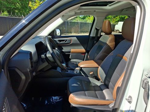 Used 2022 Ford Bronco Sport Outer Banks w/ Tech Package AWD/4WD image 13
