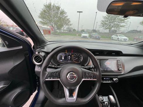 Used 2019 Nissan Kicks SV FWD image 32