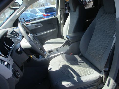 Used 2011 Chevrolet Traverse LS image 6