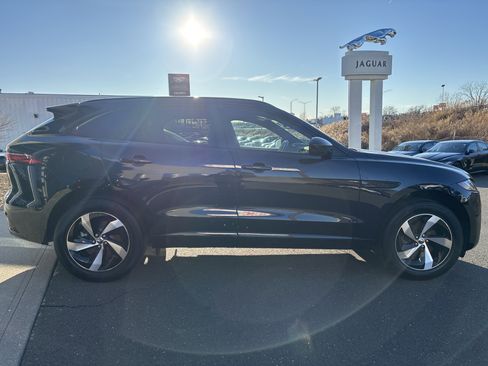 Certified 2025 Jaguar F-PACE R-Dynamic S image 9