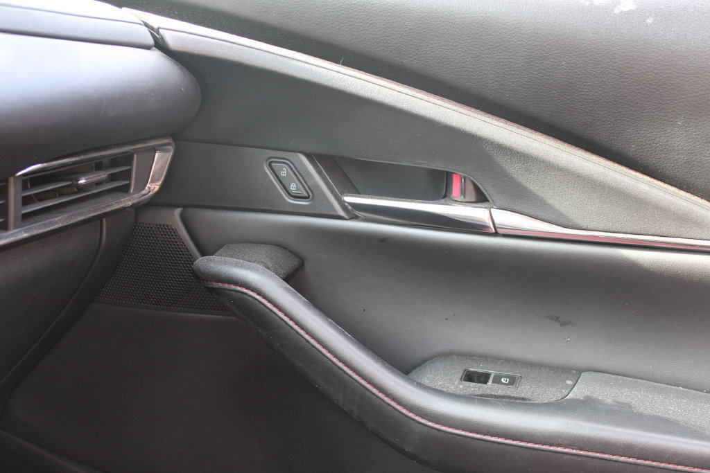 Used 2025 MAZDA CX-30 AWD 2.5 S w/ Preferred Package image 18