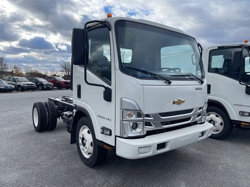 New 2025 Chevrolet Low Cab Forward image 1