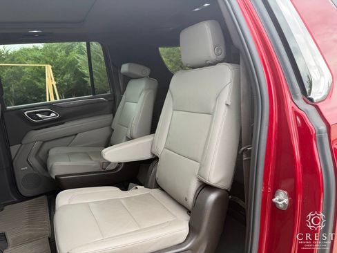 Used 2023 Chevrolet Suburban LT RWD image 25