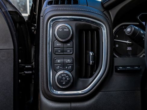 Used 2023 GMC Sierra 2500 Denali w/ Denali Black Diamond Edition image 19