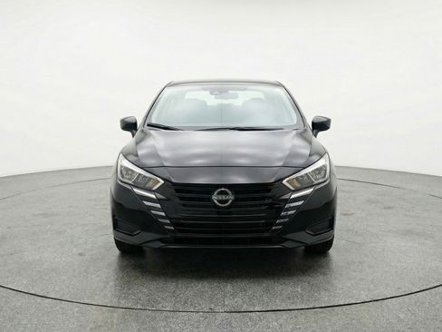 Used 2025 Nissan Versa SV image 2